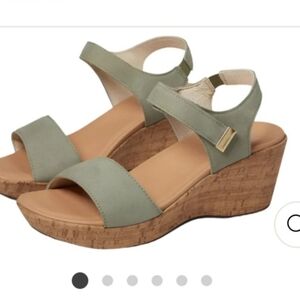 Naot Womens Summer Sage Nubuck 10.5 new